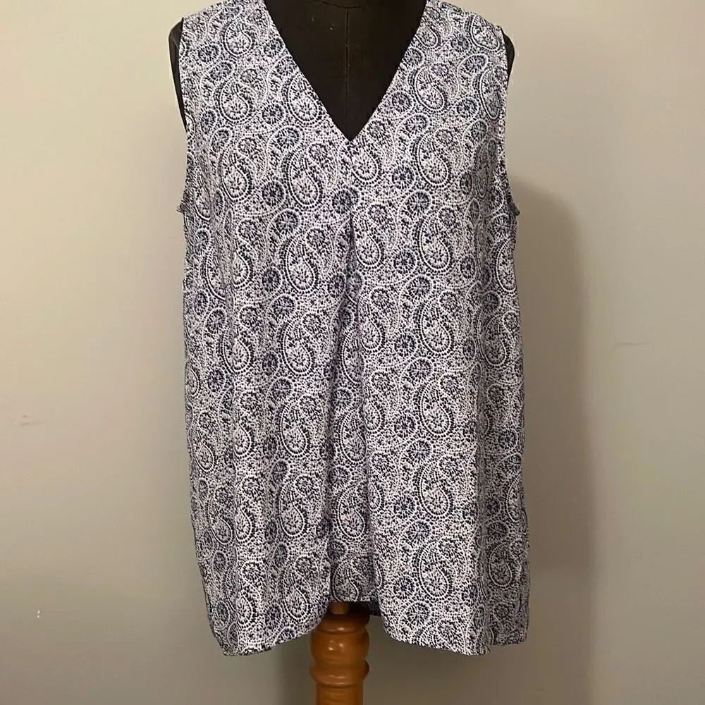 Fever Women's Blue Sleeveless V Neck Paisley Hi-Low Hem Tunic Top